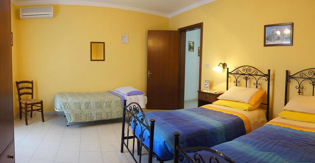 Albergo Vittoria Taviano  Exterior photo